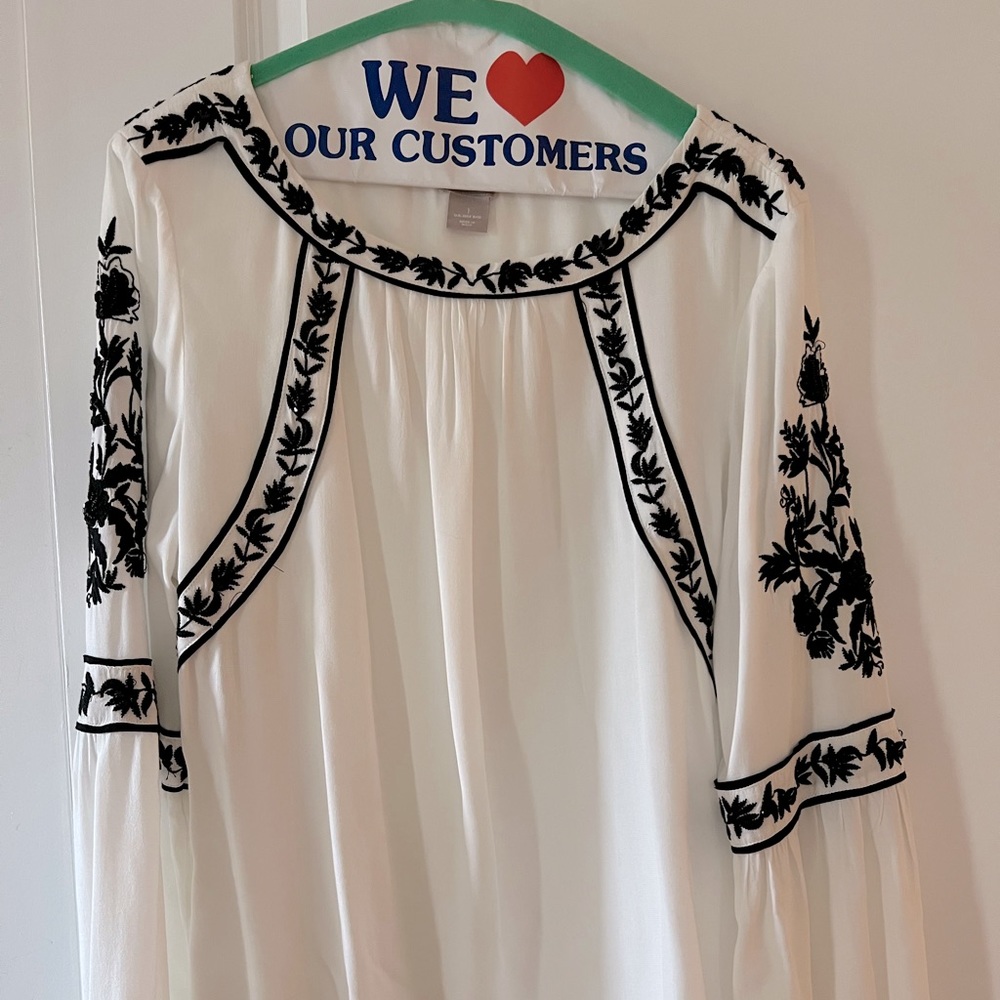 Beautiful black and white blouse